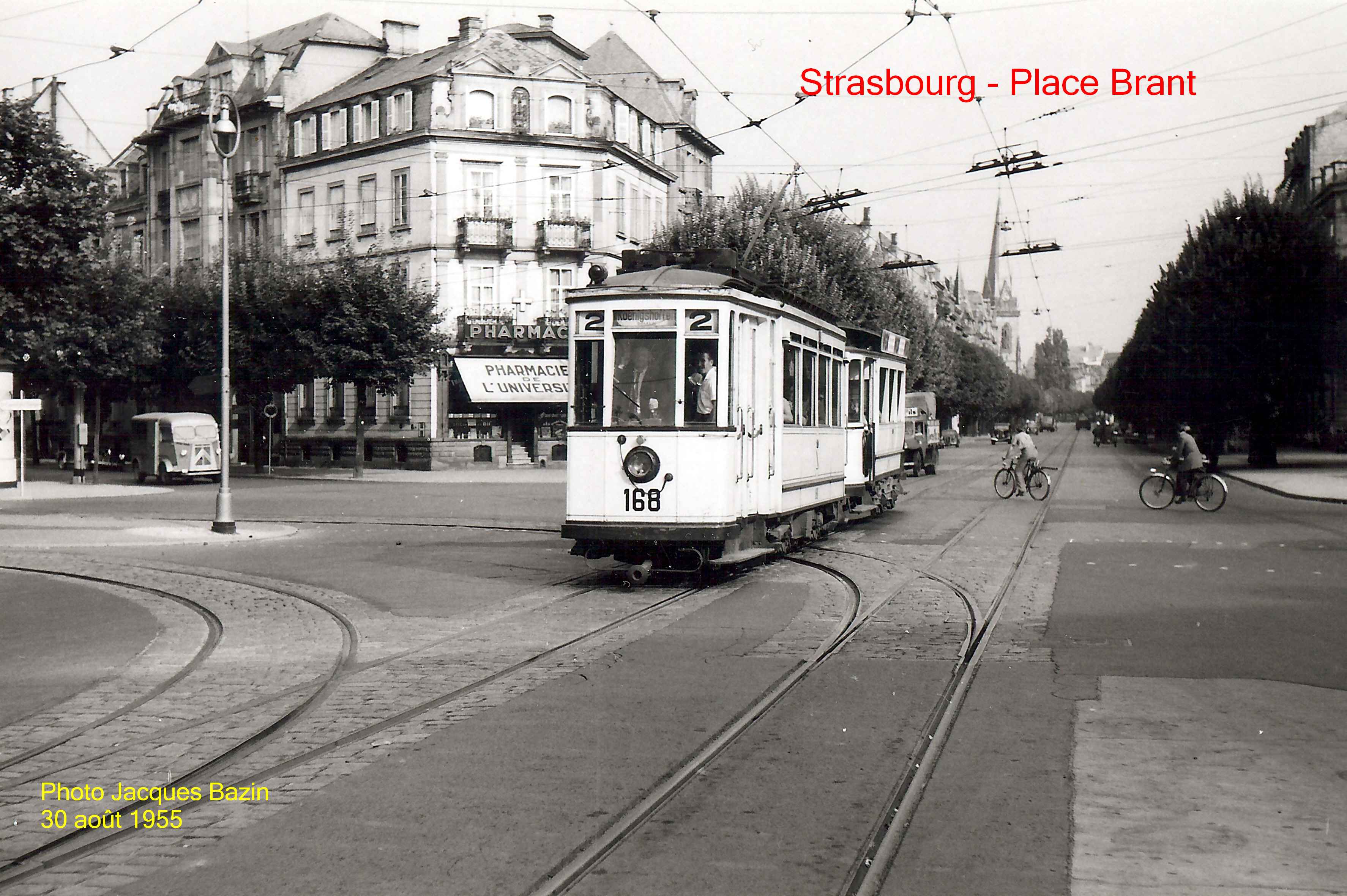 La motrice  n� 168 et une remorque sur la ligne 2, Place Brant.